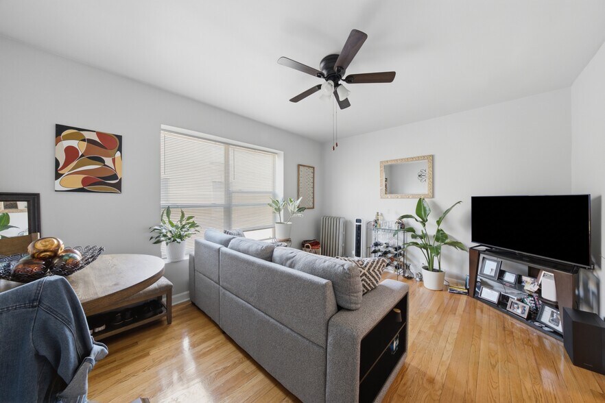 More Photos Of 4742-4748 S Drexel Blvd, Chicago Apartments For Sale