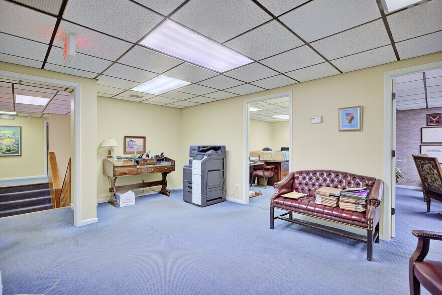 More Photos Of 4927 Southfork Dr, Lakeland Office For Sale