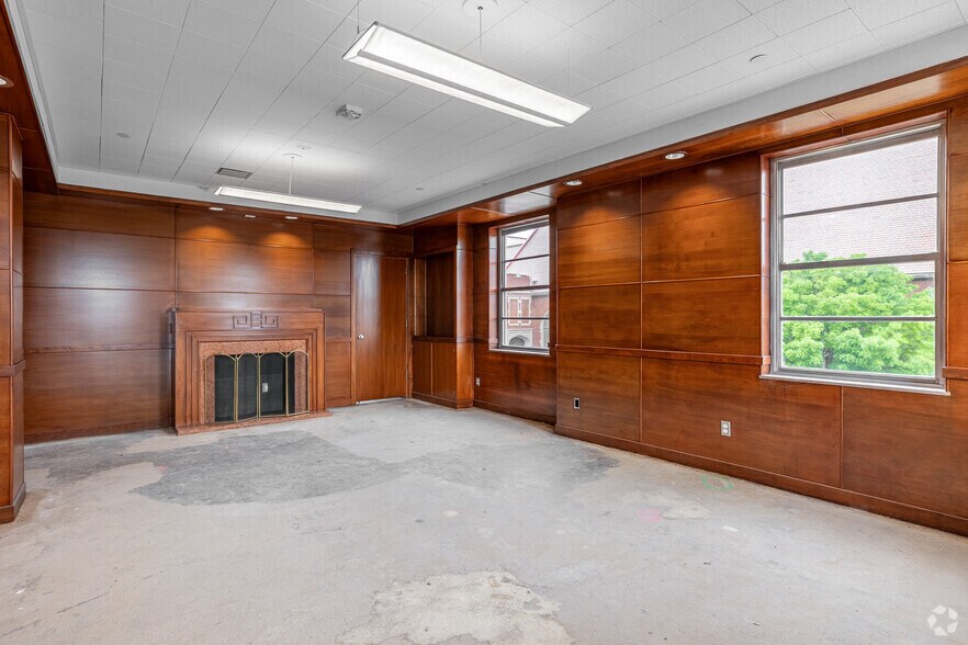 More Photos Of 1141 N Robinson Ave, Oklahoma City Office For Lease