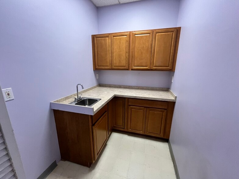 More Photos Of 18 Dartmouth St, Malden Storefront Retail Office For Lease