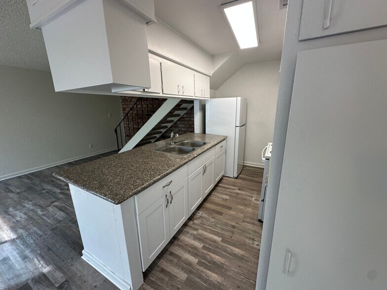 More Photos Of 67 Nedra Ct, Sacramento Apartments For Sale