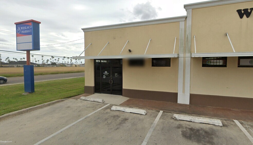 More Photos Of 1102 S Airport Dr, Weslaco General Retail For Sale