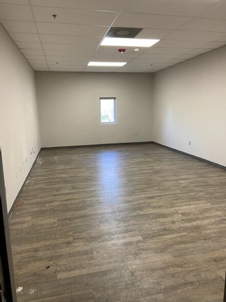 More Photos Of 2704 Highmarket St, Georgetown Freestanding For Sale