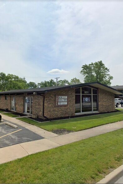 More Photos Of 18511 Torrence, Lansing Medical For Sale