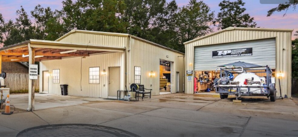 Primary Photo Of 1115 Chateau Woods Parkway Dr, Conroe Light Manufacturing For Lease