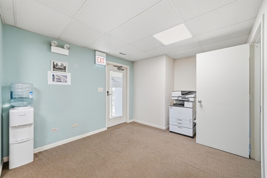 More Photos Of 8265 S Archer Ave, Willow Springs Medical For Sale