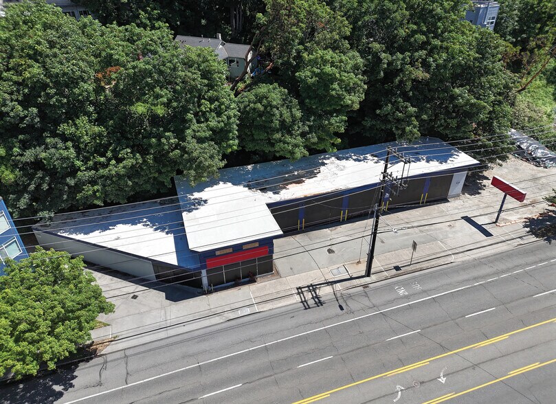 More Photos Of 444 Elliott Ave W, Seattle Auto Repair For Sale