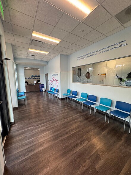 More Photos Of 2570 Justin Rd, Highland Village Unknown For Lease