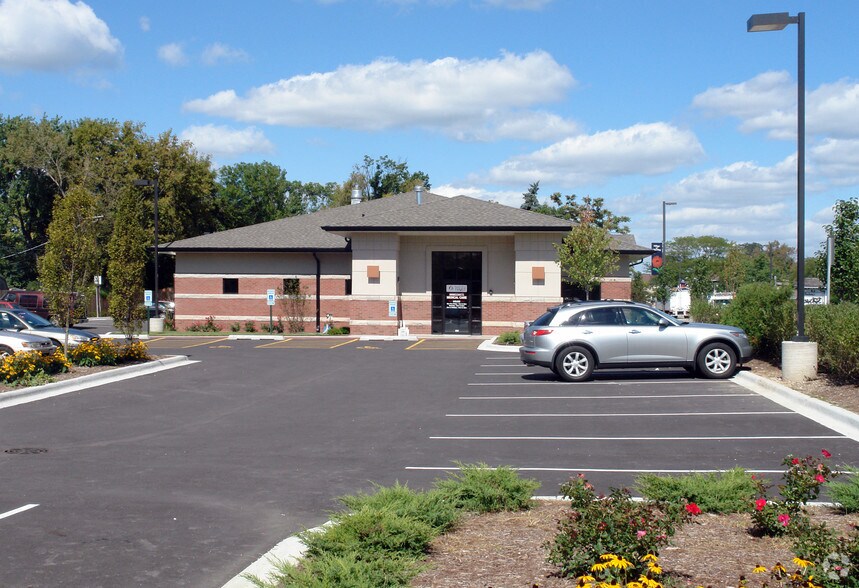 More Photos Of 306-342 N Milwaukee Ave, Wheeling Medical For Lease