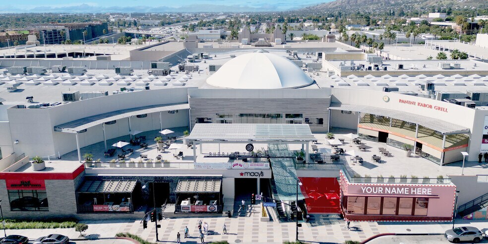 More Photos Of 201 E Magnolia Blvd, Burbank General Retail For Lease