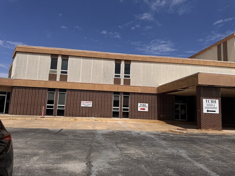 More Photos Of 2323 S Harvard Ave, Tulsa Hospital For Sale