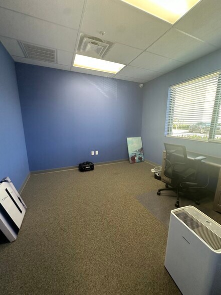 More Photos Of 4428-4450 Eagle Falls Pl, Tampa Warehouse For Lease