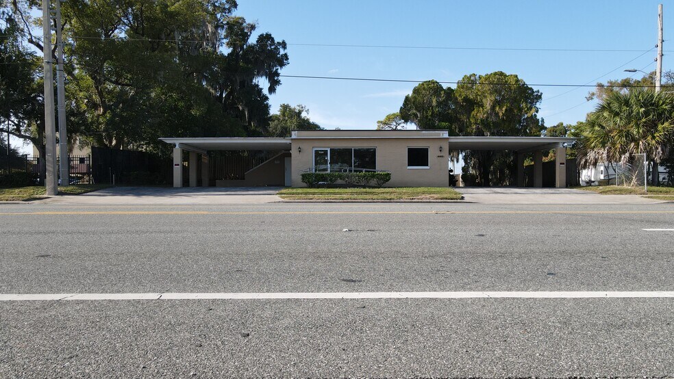 More Photos Of 4460 Edgewater Dr, Orlando Office For Lease