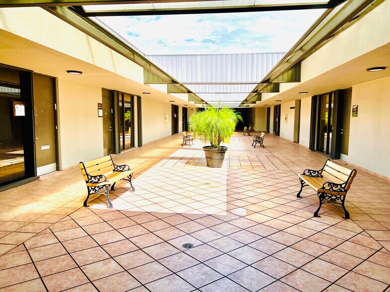 More Photos Of 8370 W Flagler St, Miami Medical For Lease