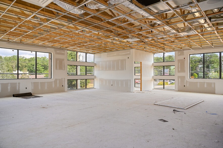 More Photos Of 2100 W County Line Rd, Jackson Office For Lease