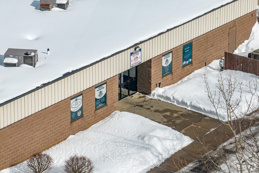 More Photos Of 2725 W Entry Rd, Baldwinsville Sports And Entertainment For Sale