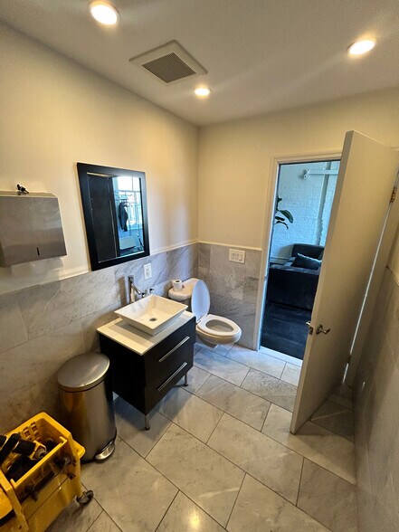 More Photos Of 65-67 Greene St, New York Apartments For Lease