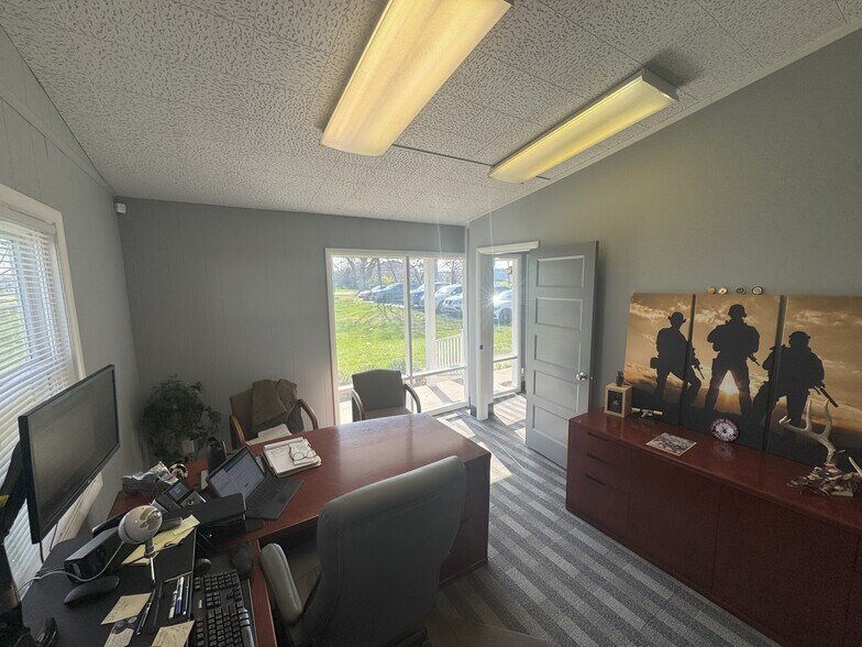 More Photos Of 8420 Masters Rd, Indianapolis Office For Sale