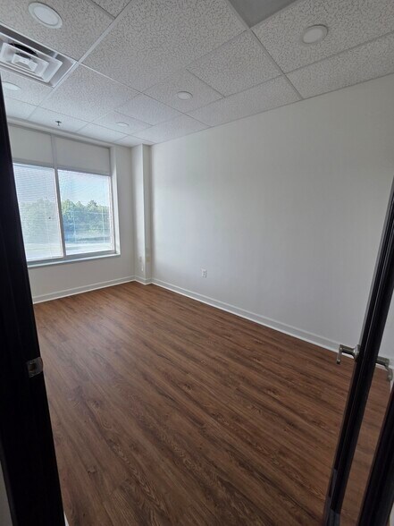 More Photos Of 14631 Lee Hwy, Centreville Medical For Lease