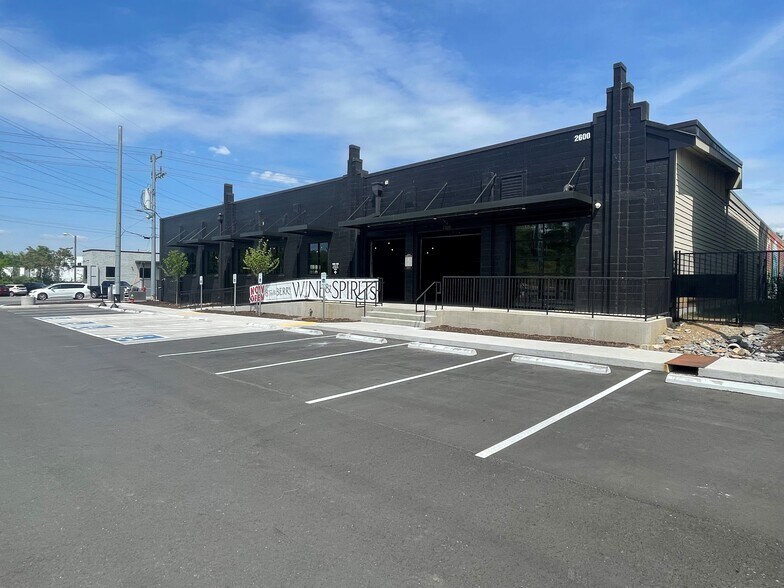 More Photos Of 2600-2602 Fessey Park Rd, Nashville Warehouse For Lease