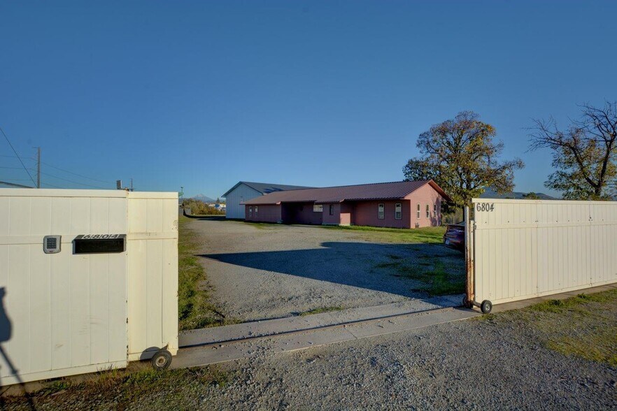 More Photos Of 6804 Agate Rd, White City Flex For Sale