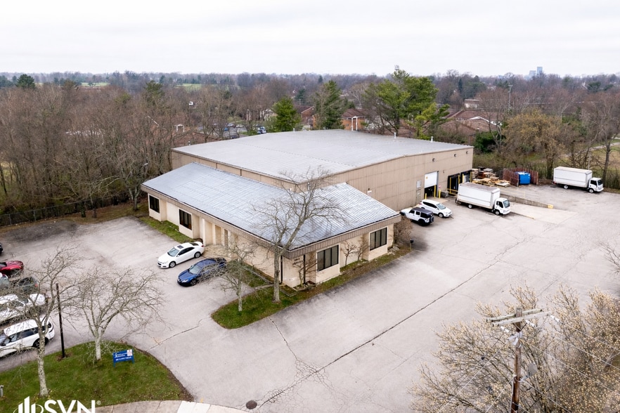 More Photos Of 2001 Family Cir, Lexington Warehouse For Lease