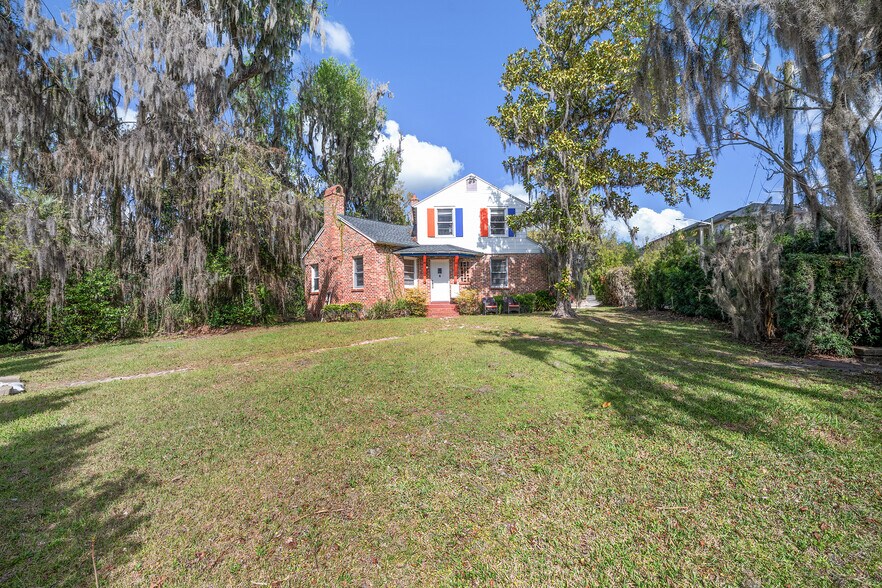 More Photos Of 949 SW 13th St, Gainesville Specialty For Sale