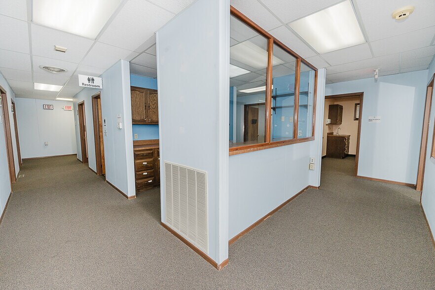 More Photos Of 1482 Butler Rd, Worthington Medical For Sale