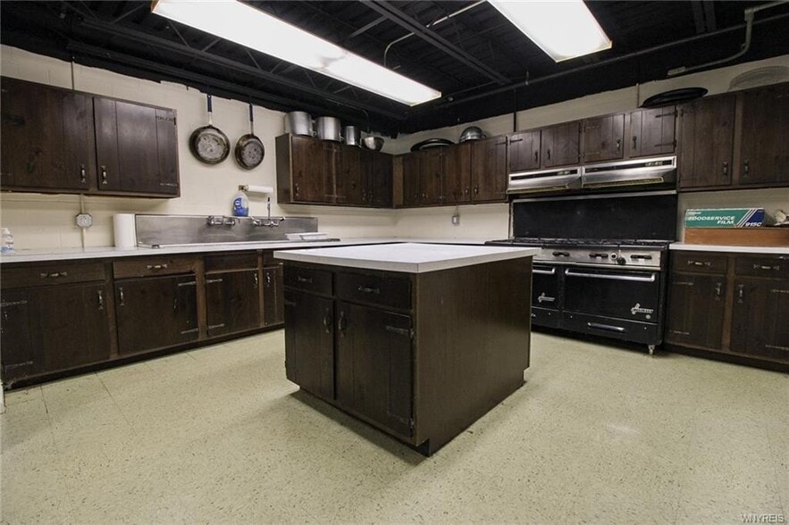 More Photos Of 16789 Kenmore Rd, Kendall Office For Sale