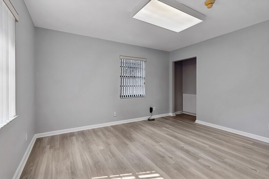 More Photos Of 1408 W Linebaugh Ave, Tampa Office Residential For Sale