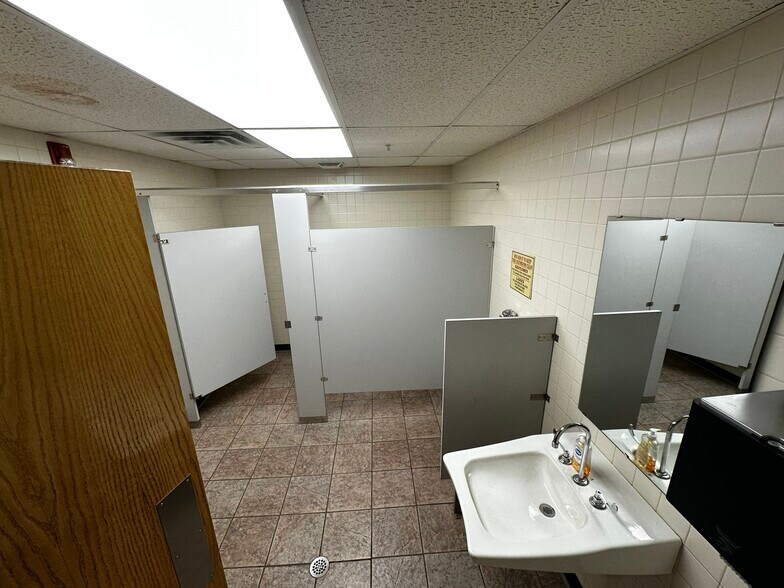 More Photos Of 1285 National Hwy, Cumberland Freestanding For Sale