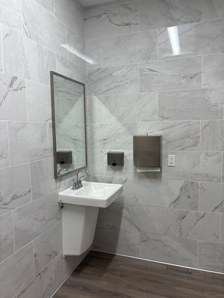 More Photos Of 7625 Maple Lawn Blvd, Fulton Medical For Sale