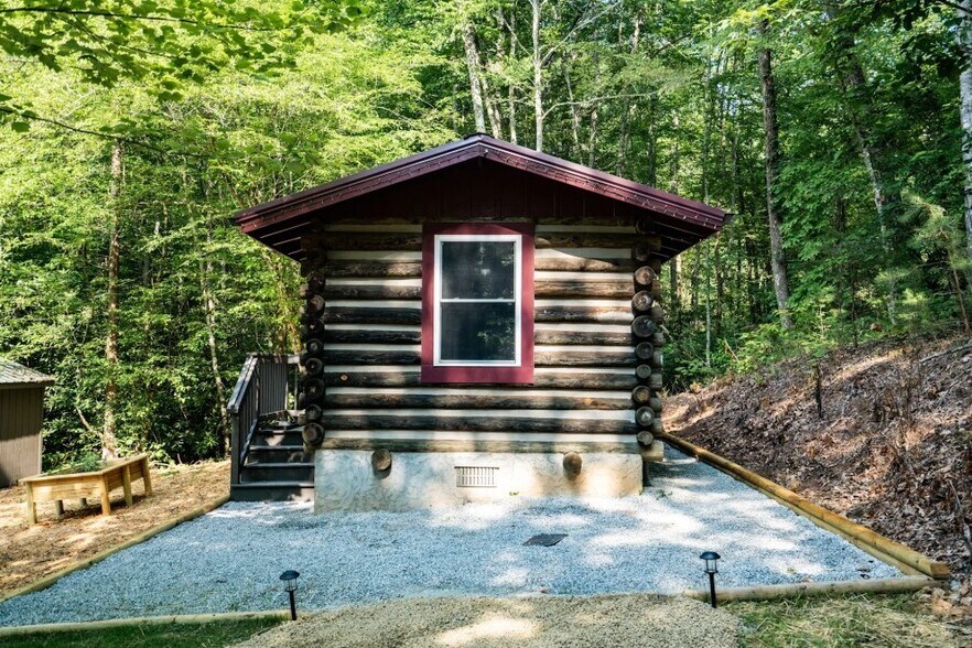 More Photos Of 38 Camp Ultima Blvd, Franklin Hospitality For Sale
