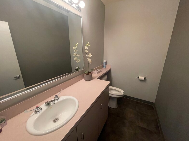 More Photos Of 13822 Beach Blvd, Westminster Office For Sale