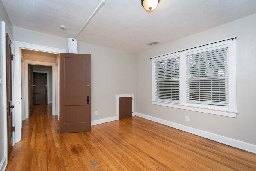 More Photos Of 5331 Charlotte St, Kansas City Apartments For Sale