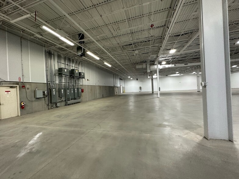 More Photos Of 8816-8840 Beckett Rd, West Chester Warehouse For Lease