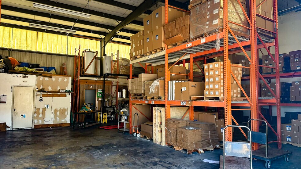 More Photos Of 3120-3126 Reynolds Rd, Lakeland Warehouse For Lease