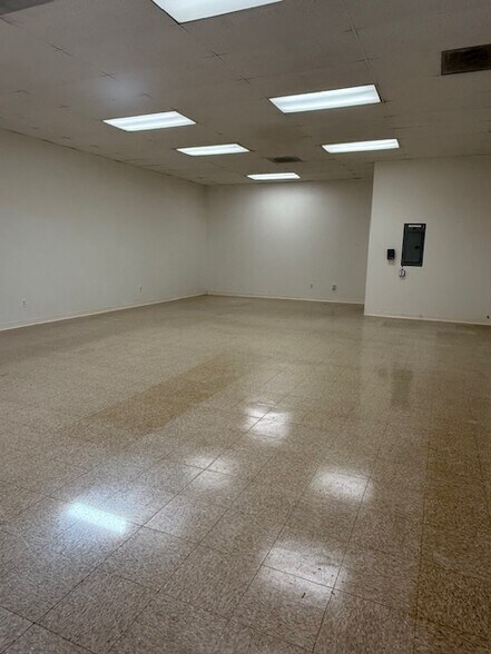 More Photos Of 730-740 N Long Beach Blvd, Long Beach Storefront For Sale