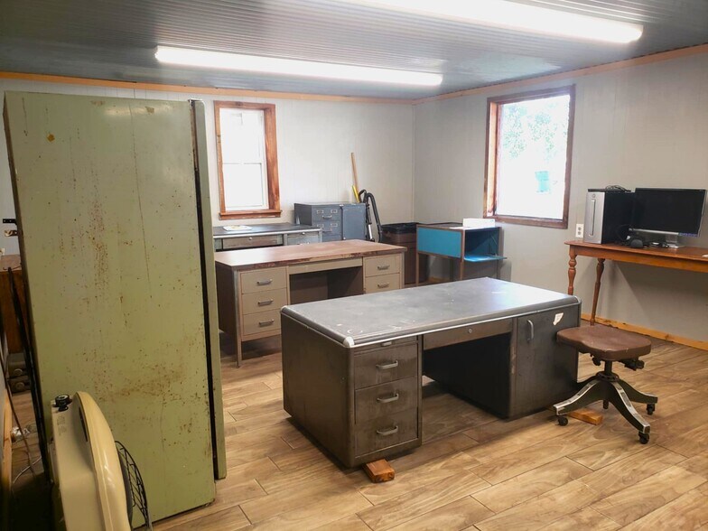 More Photos Of 306 Easton St. St, Allen Office Residential For Sale