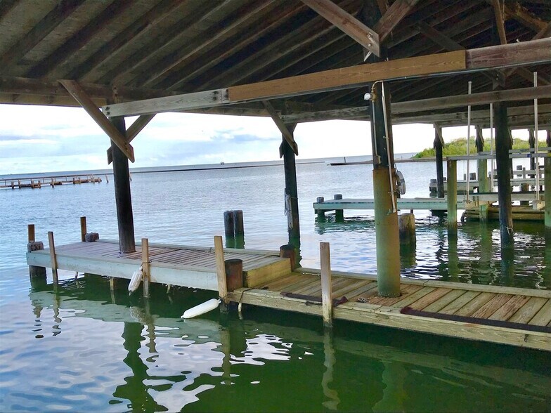 More Photos Of 5832 Highway 35 N, Rockport Land For Lease