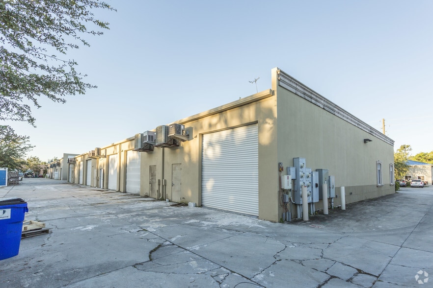 More Photos Of 28631 N Diesel Dr, Bonita Springs Light Manufacturing For Lease