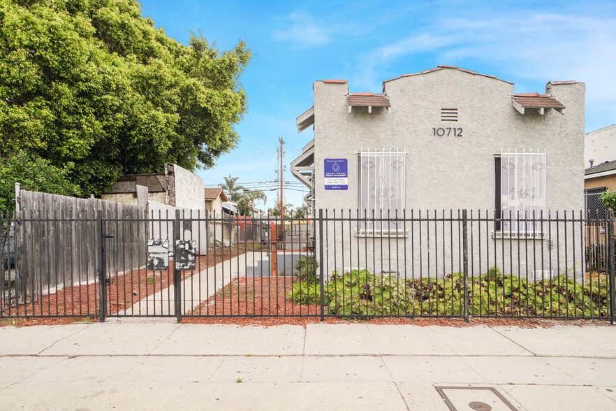Primary Photo Of 10712 S Broadway, Los Angeles Apartments For Sale
