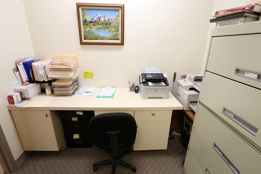 More Photos Of 2 Strawtown Rd, West Nyack Medical For Lease