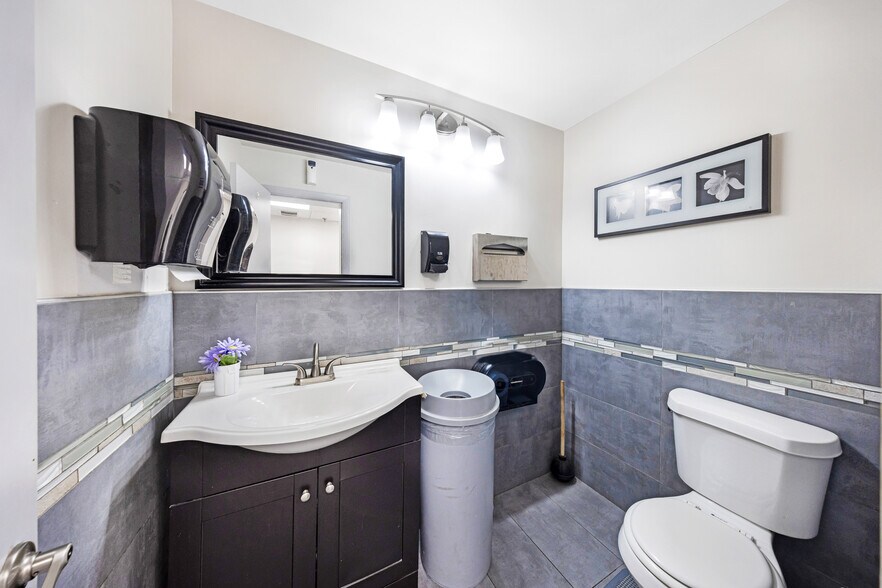 More Photos Of 7955 W 20th Ave, Hialeah Warehouse For Sale