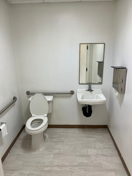 More Photos Of 1501-1535 Fortune Retail Ct, Kissimmee Storefront Retail Office For Lease