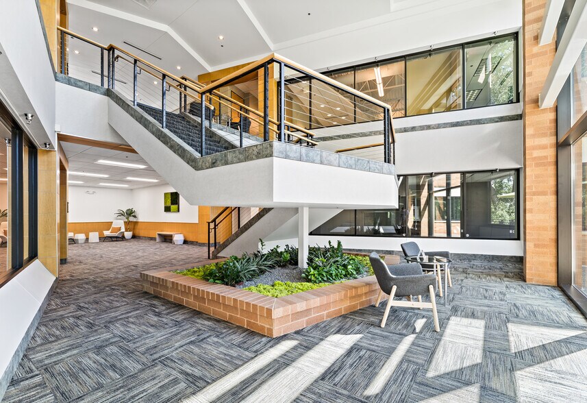 More Photos Of 7800 Equitable Dr, Eden Prairie Office For Lease