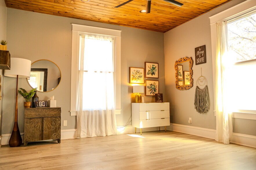 More Photos Of 3100 Swiss Ave, Dallas Medical For Sale