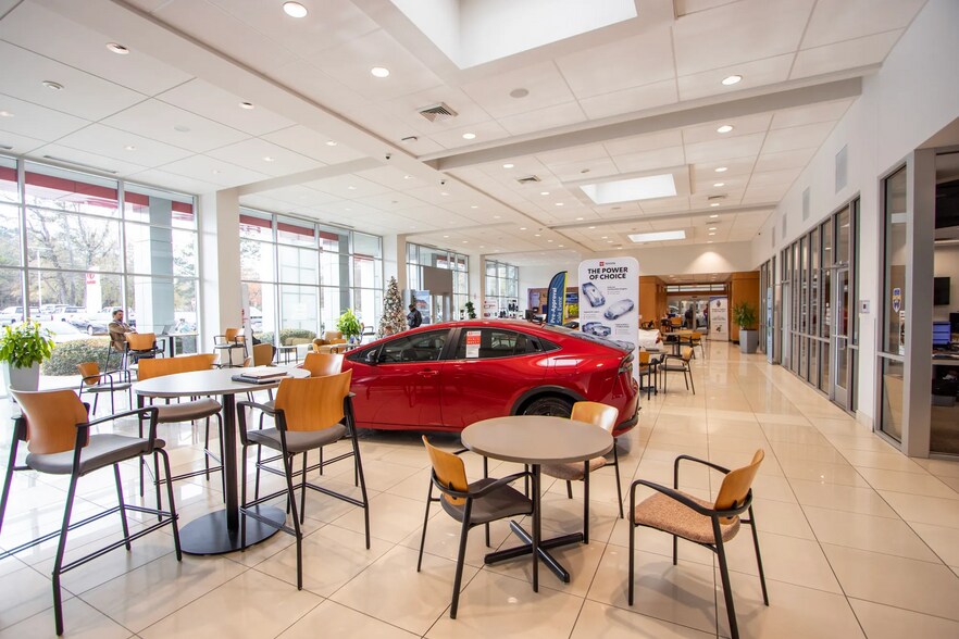 More Photos Of 2136 Sunset Blvd, West Columbia Auto Dealership For Sale