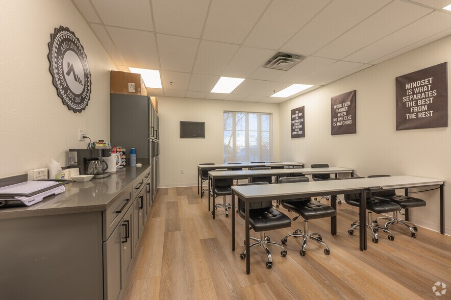 More Photos Of 4496 S Pecos Rd, Las Vegas Office For Sale