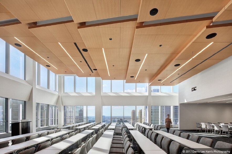 More Photos Of 111 S Wacker Dr, Chicago Office For Sale